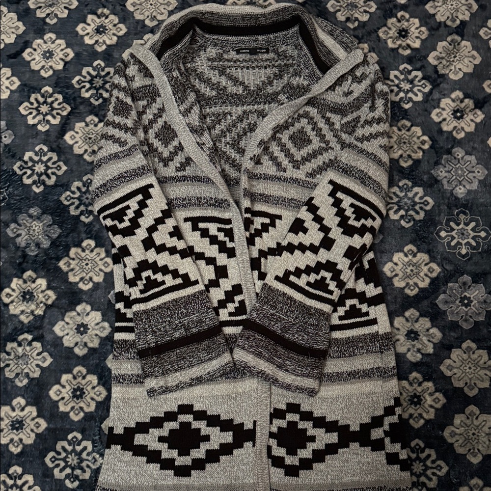 Cable & Gauge Black and Gray Patterned Cardigan - Picture 1 of 2